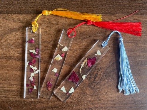 Rosenlesezeichen resin art - -,